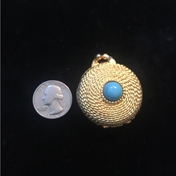 Estee Lauder Youth Dew Solid Perfume Compact with the original perfume intact - Picture 3 of 16